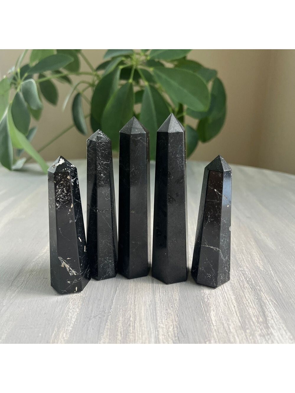Black tourmaline tower - Picture 4 of 4